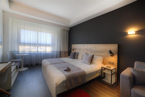 be HOTEL Malta CON